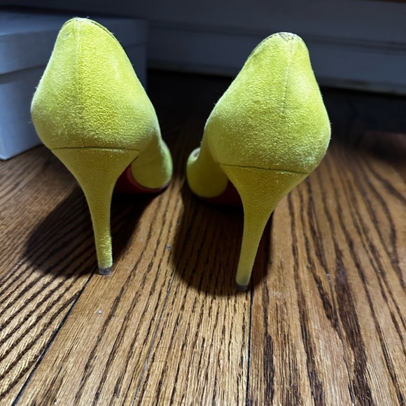 Christian Louboutin Yellow Suede Peep Toe 85mm - Picture 8 of 8